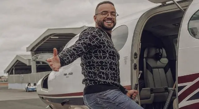 El popular cantante Nacho decidió invertir en la aerolínea Turpial.