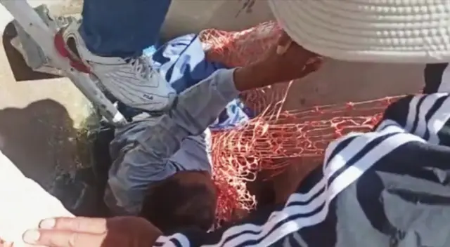 Hombre en silla de ruedas que cayó en buzón abierto en Tacna Hombre en silla de ruedas que cayó en buzón abierto en Tacna