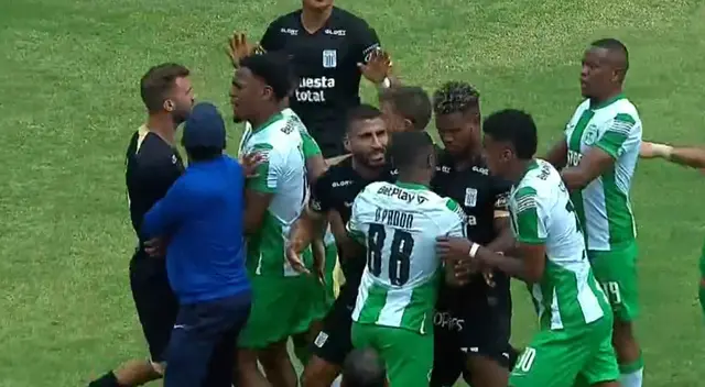 Conato de bronca entre Gino Peruzzi y Pabón durante el Alianza Lima vs Atlético Nacional