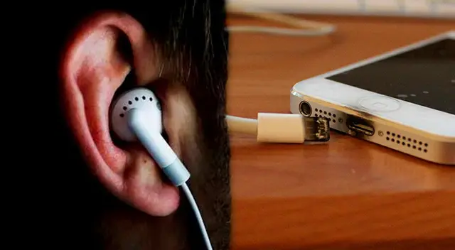 Padre de familia fallece cuando cargaba su celular en su habitación de Huancayo. Padre de familia fallece cuando cargaba su celular en su habitación de Huancayo.