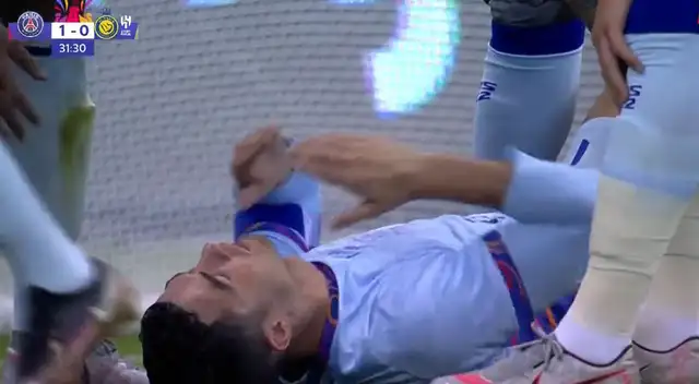 Cristiano Ronaldo sufrió fuerte golpe por parte de Keylor Navas Cristiano Ronaldo sufrió fuerte golpe por parte de Keylor Navas