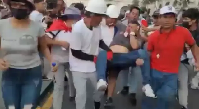 Siguen disturbios en Lima tras manifestaciones