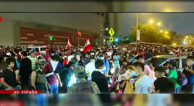 Manifestantes en los exteriores de la Dircote Manifestantes en los exteriores de la Dircote