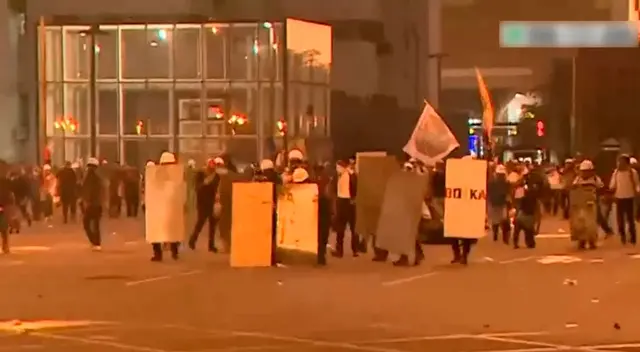 La Marcha de Lima registró varios enfrentamientos en pleno Cercado. La Marcha de Lima registró varios enfrentamientos en pleno Cercado.