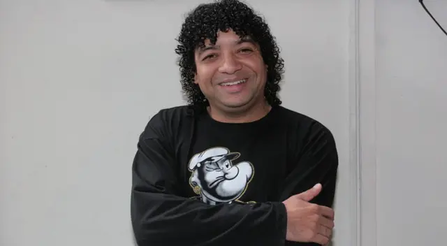 Carlos Vílchez empezó a trabajar muy joven en el teatro para niños.