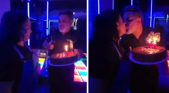 Andrés Hurtado canta y besa a Eva Ayllón por su cumpleaños.