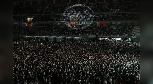 Desde tempranas horas se abrieron las puertas del Estadio Nacional y se empezó a llenar el lugar previo al evento.