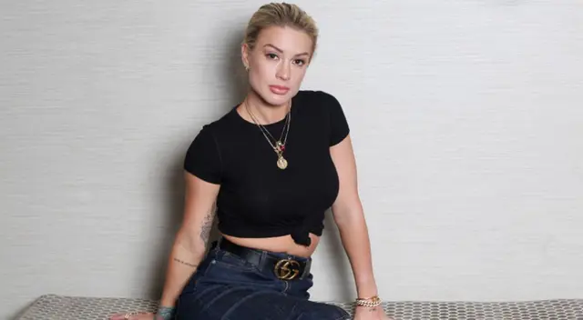 Leslie Shaw reveló que uno de sus fanáticos le pidió ser su enamorada al salir del teatro.