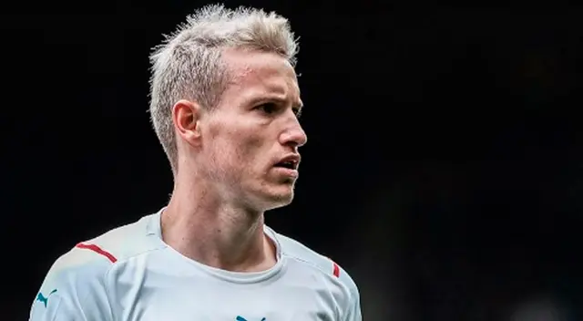 Jakub Jankto recibió el apoyo de la hinchada, jugadores y de su club tras emitir su mensaje. Jakub Jankto recibió el apoyo de la hinchada, jugadores y de su club tras emitir su mensaje.