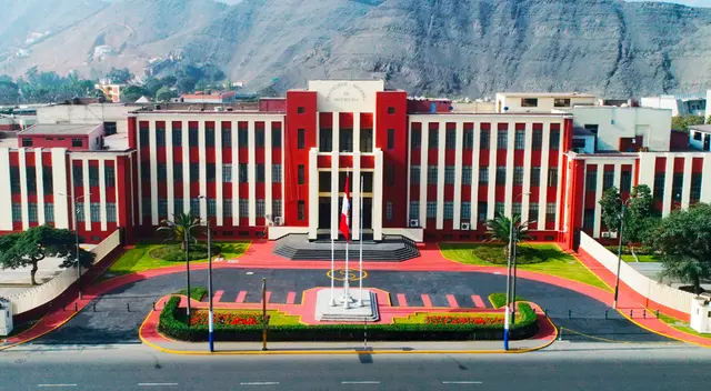 Universidad Nacional de Ingeniería, una de las mejores universidades del país. Universidad Nacional de Ingeniería, una de las mejores universidades del país.