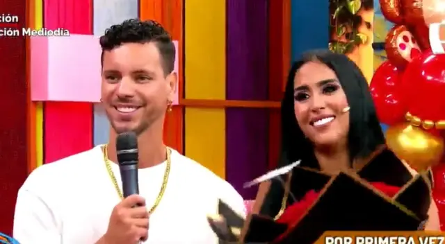 Melissa Paredes no imaginó que su enamorado vendría al set de 'Préndete'.