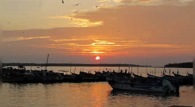 Turistas ecuatorianos llegan a Perú a disfrutar las playas del norte