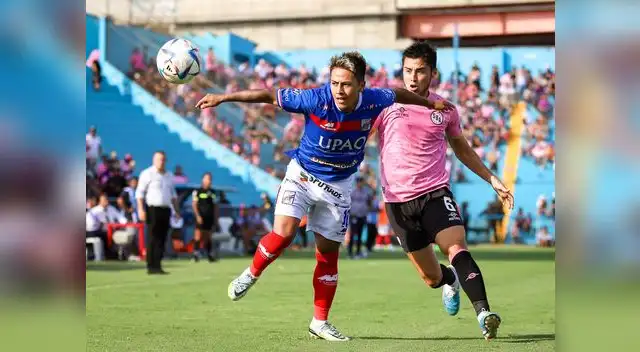 Lecaros y Cuba luchan con intensidad en el encuentro que ganaron trujillanos Lecaros y Cuba luchan con intensidad en el encuentro que ganaron trujillanos