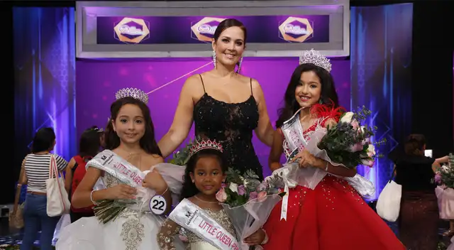 Marina Mora junto a pequeñas reinas de belleza.