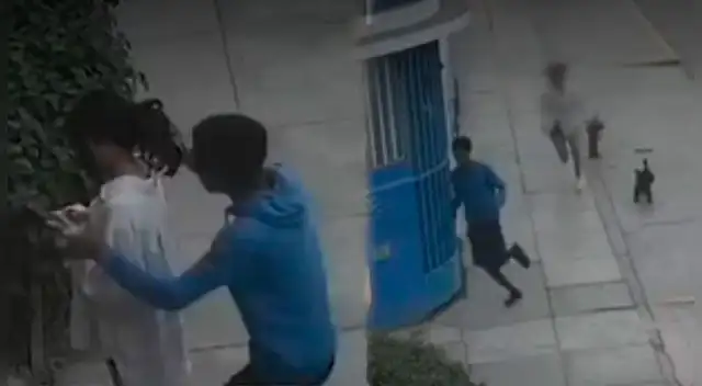 Delincuente le roba celular a joven y es detenido por los vecinos de SMP. Delincuente le roba celular a joven y es detenido por los vecinos de SMP.