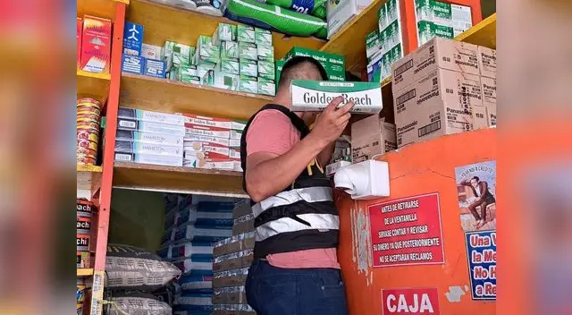 Policía intervino varias tiendas comerciales Policía intervino varias tiendas comerciales