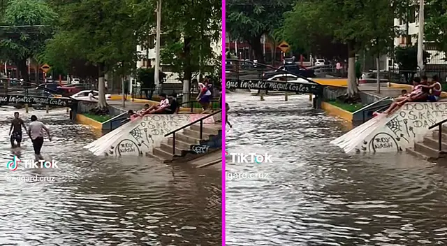 Los pobladores se pusieron a jugar en medio de la lluvia.