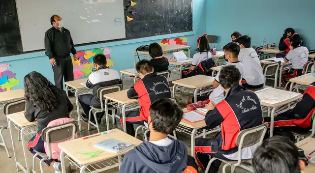 Gobierno oficializó el aumento de sueldo a los docentes este 2023. ¿De qué se trata? Gobierno oficializó el aumento de sueldo a los docentes este 2023. ¿De qué se trata?