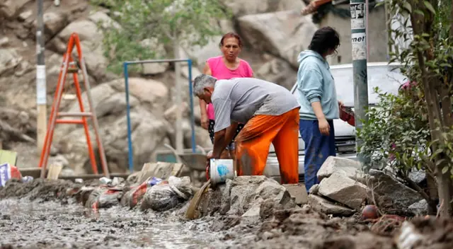 Damnificados lo perdieron todo durante los continuos huaicos. Damnificados lo perdieron todo durante los continuos huaicos.
