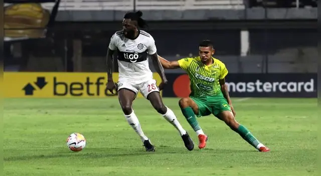 Fue el Olimpia el último equipo de Adebayor.