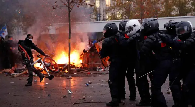 Manifestaciones en Francia llevan 9 días. Manifestaciones en Francia llevan 9 días.