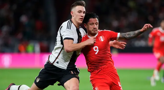 Gianluca Lapadula entró y dejó la piel en cada jugada contra los alemanes. Gianluca Lapadula entró y dejó la piel en cada jugada contra los alemanes.