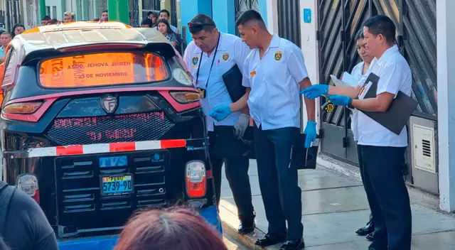 Peritos de criminalística llegaron hasta el lugar del crimen.