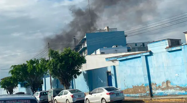 Reportan humo en el hospital Almanzor Aguinaga de EsSalud