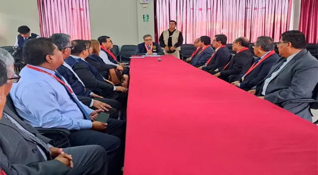 Jefe de la Ocma se reunió con los jueces y juezas de la Corte de Tacna Jefe de la Ocma se reunió con los jueces y juezas de la Corte de Tacna