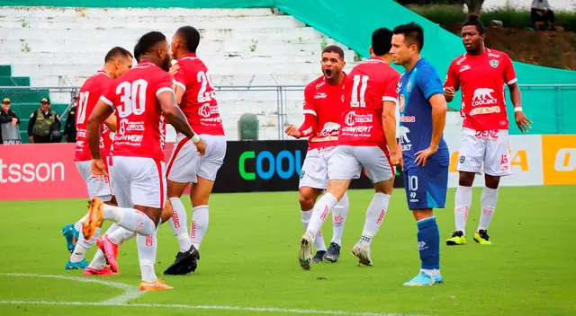Unión Comercio y Alianza Atlético protagonizan un partidazo a puro gol. Unión Comercio y Alianza Atlético protagonizan un partidazo a puro gol.