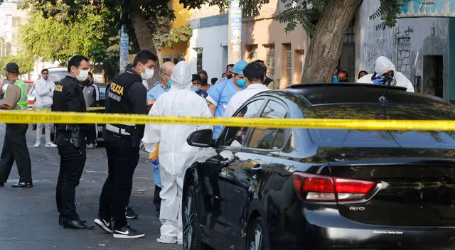 Peritos de criminalística llegaron hasta el lugar. Peritos de criminalística llegaron hasta el lugar.