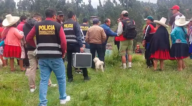 Policía de criminalística llegó hasta el lugar del hallazgo.