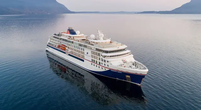 Descubre los costos de este lujoso trasatlántico y vivir esta experiencia inolvidable.