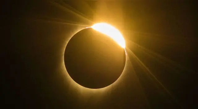 Conoce todos los detalles del eclipse solar híbrido 2023 y cómo verlo desde Perú.