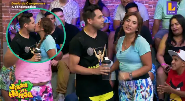'Chola Puca' le roba un beso a Jonathan Rojas durante programa "Jirón del humor". 'Chola Puca' le roba un beso a Jonathan Rojas durante programa "Jirón del humor".