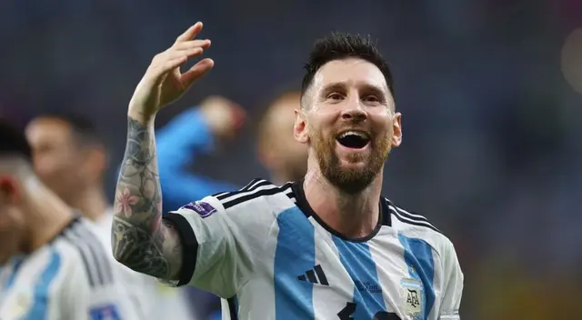 El astro del fútbol sorprendió con noble gesto. El astro del fútbol sorprendió con noble gesto.