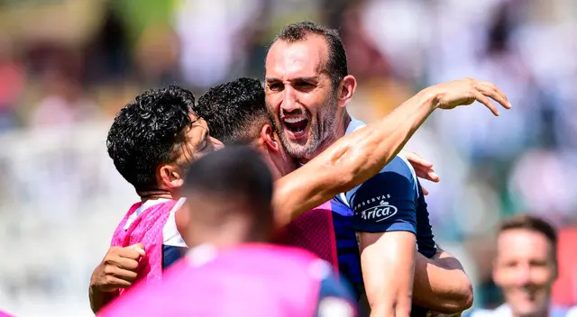 Hernán Barcos, es el segundo máximo goleador extranjero en la historia de Alianza Lima. Hernán Barcos, es el segundo máximo goleador extranjero en la historia de Alianza Lima.