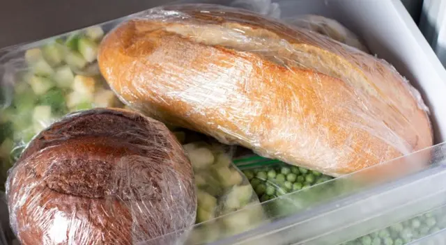 Conoce por qué no debes colocar un pan dentro de la nevera.