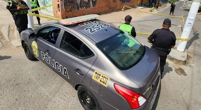 Asesinato en San Juan de Miraflores. Mujer es hallada en un costal de rafia. Asesinato en San Juan de Miraflores. Mujer es hallada en un costal de rafia.