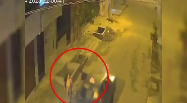 Mujer que fue arrastrada por auto donde estaba delincuente en SJL.