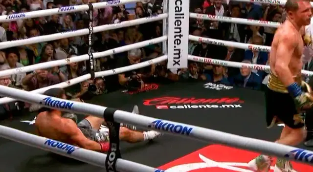 Canelo Álvarez y John Ryder se batieron en duelo.