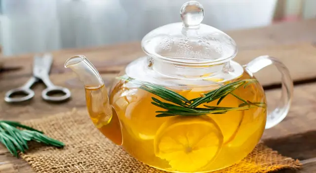 Conoce los beneficios que te ofrece el té de romero. Conoce los beneficios que te ofrece el té de romero.