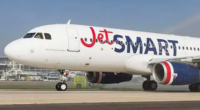 Avión de JetSmart se encuentra en Lima a la espera de continuar su destino hacia Trujillo.