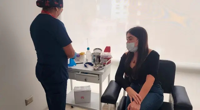 Laboratorio pide a los pacientes no automedicarse porque pueden empeorar.