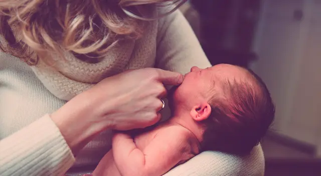 Conoce el significado de soñar con un bebé y lo que puede reflejar en tu vida personal y profesional.