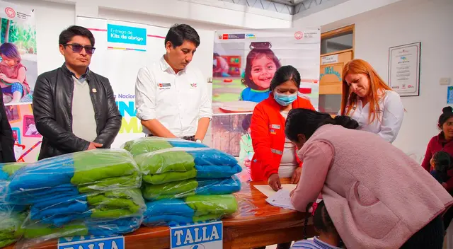 Entrega de kits para enfrentar el friaje y heladas.
