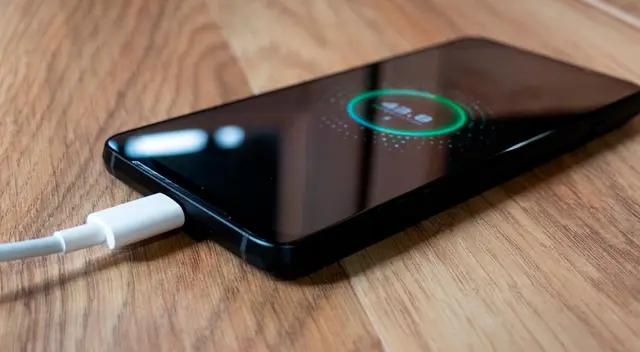 Conoce los motivos por los que se puede recalentar el celular hasta llegar a dañarse.