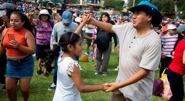 Disfruta de un momento familiar. Disfruta de un momento familiar.