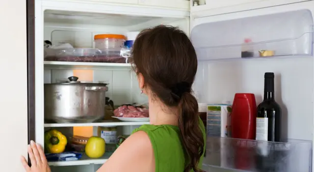 Descubre las consecuencias de guardar la olla con comida.