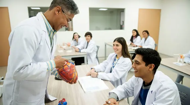 Conoce por qué la universidad San Ignacio de Loyola recibió la licencia para el programa de Medicina.